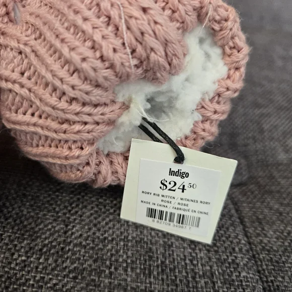 Indigo Rory Rib Furry Lined Mittens In Rose - Picture 7 of 7
